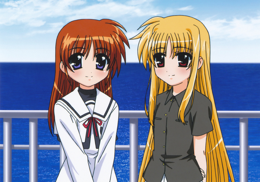 blonde_hair blue_eyes brown_hair fate_testarossa long_hair lyrical_nanoha mahou_shoujo_lyrical_nanoha mahou_shoujo_lyrical_nanoha_the_movie_1st multiple_girls ocean okuda_yasuhiro red_eyes smile takamachi_nanoha water