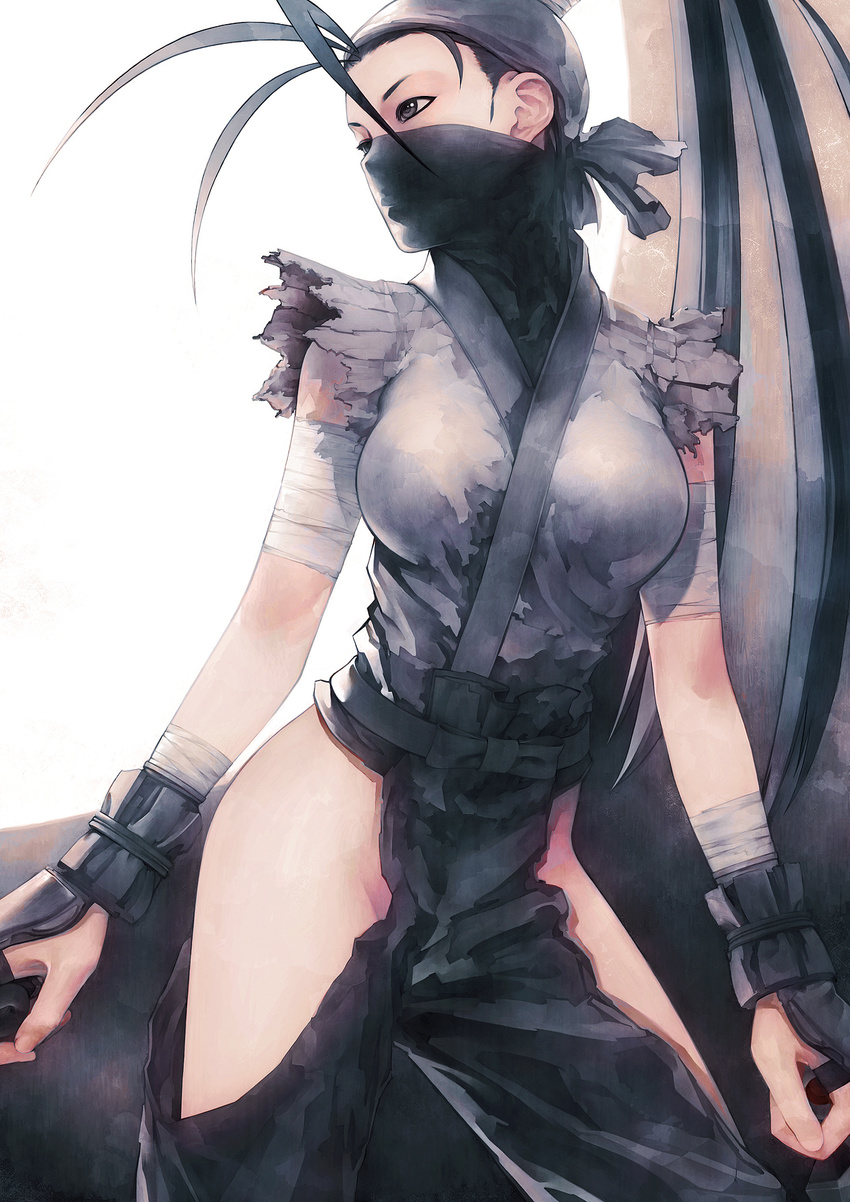 bandages black_eyes black_hair breasts gloves highres hip_vent ibuki_(street_fighter) iwai_ryou kunai large_breasts long_hair mask ninja ponytail solo street_fighter street_fighter_iii_(series) thighs very_long_hair weapon