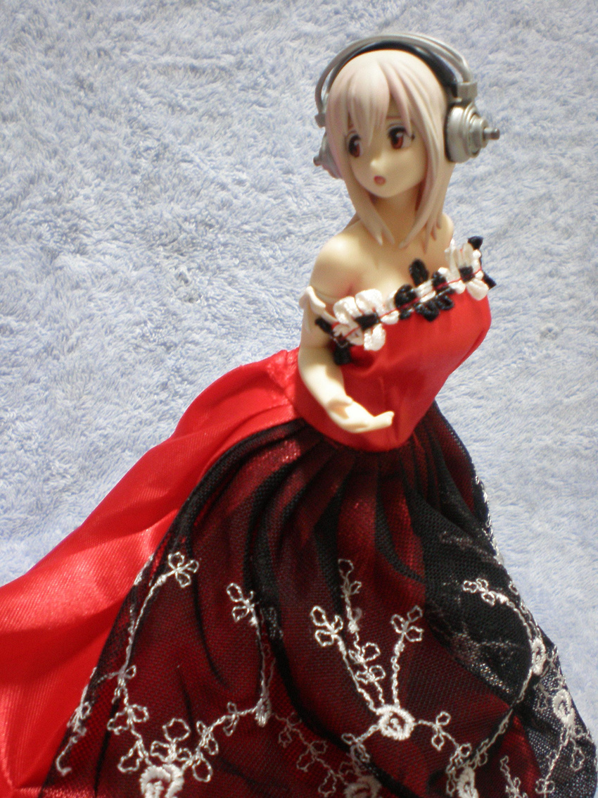 absurdres dress figure headphones highres nitroplus orchidseed party_dress pink_hair red_dress red_eyes sonico soniko super_sonico