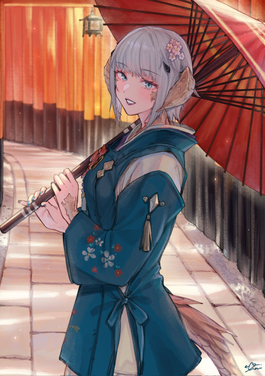 1girl architecture au_ra blue_kimono blue_nails blunt_bangs blurry cherry_blossoms cowboy_shot depth_of_field dragon_girl dragon_horns dragon_tail east_asian_architecture english_commentary eyelashes final_fantasy final_fantasy_xiv fingernails floral_print flower fushimi_inari_taisha grey_eyes grey_hair grin hair_flower hair_ornament highres holding holding_umbrella horns japanese_clothes kimono lips long_sleeves looking_at_viewer multiple_torii nail_polish oil-paper_umbrella scales second-party_source short_hair sidelocks signature smile solo standing tail torii umbrella uni_(melm) warrior_of_light_(ff14) wide_sleeves