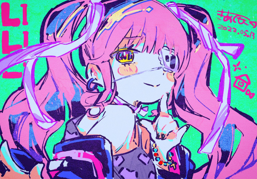 1girl bare_shoulders black_nails blush bracelet closed_mouth dated earrings eyepatch green_background hair_ribbon hand_up highres jewelry kiato long_hair long_sleeves looking_at_viewer medical_eyepatch nail_polish original pink_hair ribbon signature smile solo twintails upper_body yellow_eyes