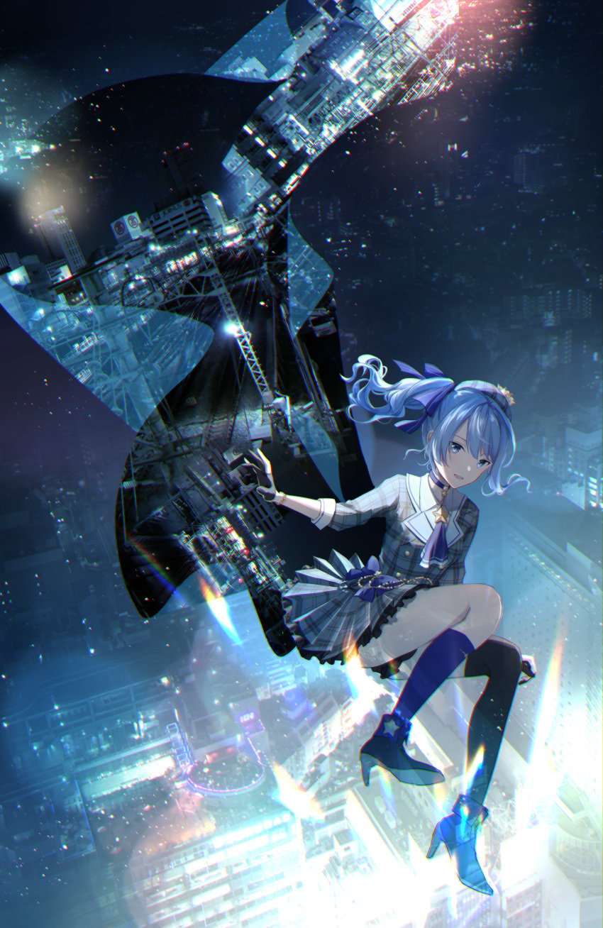 1girl ascot asymmetrical_legwear beret black_gloves blue_ascot blue_choker blue_eyes blue_hair choker city_lights cityscape commentary_request crown dress full_body gloves hat high_heels highres hololive hoshimachi_suisei hoshimachi_suisei_(1st_costume) light_particles long_hair looking_at_viewer midair mini_crown night partially_fingerless_gloves plaid plaid_dress plaid_headwear side_ponytail smile solo star_(sky) star_(symbol) star_choker symbol_in_eye virtual_youtuber wavy_hair yukkering_(yukke)