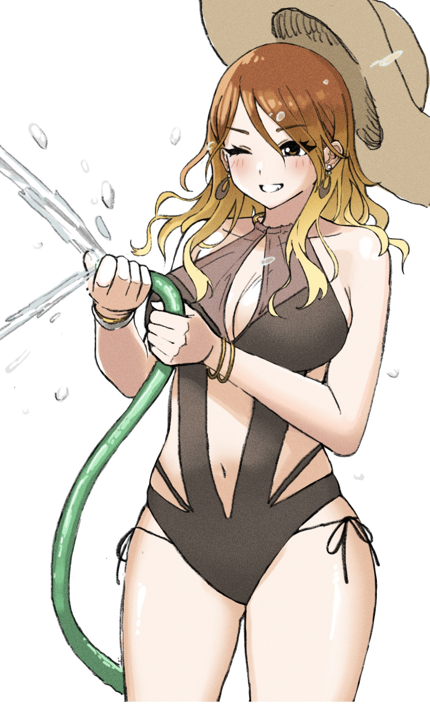 1girl ;d black_one-piece_swimsuit blonde_hair blush bracelet breasts brown_hair casual_one-piece_swimsuit cleavage cropped_legs dunchy earrings gradient_hair hair_between_eyes hat highres holding holding_hose hose idolmaster idolmaster_shiny_colors izumi_mei jewelry large_breasts multicolored_hair navel one-piece_swimsuit one_eye_closed side-tie simple_background smile solo straw_hat swimsuit white_background
