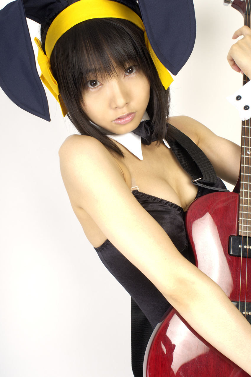 animal_ears asian bow bowtie bunny_ears bunny_girl cosplay costume fishnet_legwear fishnet_stockings fishnets guitar hair_ribbon hair_ribbons highres instrument legwear leotard matsunaga_ayaka photo real ribbon suzumiya_haruhi suzumiya_haruhi_no_yuuutsu thighhighs