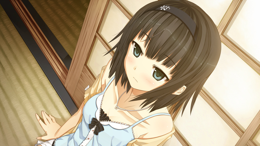 arishima_alice bare_shoulders black_hair breasts collarbone cura expressionless game_cg grey_eyes hairband hands highres jewelry monobeno non-web_source off_shoulder pendant sitting small_breasts solo wallpaper