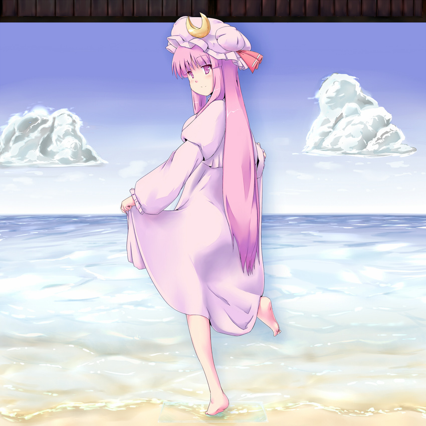 barefoot beach blue_sky capelet cloud coo crescent day dress dress_lift full_body hat highres long_hair long_sleeves looking_back ocean outdoors patchouli_knowledge purple_dress purple_eyes purple_hair skirt_hold sky smile solo standing standing_on_one_leg touhou very_long_hair wading