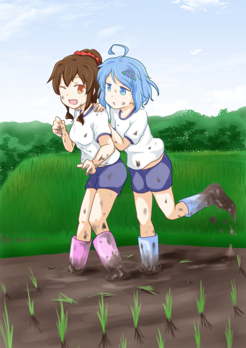 2girls :o ;d ahoge behind_another blue_eyes blue_footwear blue_hair blue_shorts boots brown_hair dirty dirty_clothes dirty_face dirty_footwear dirty_hands friends full_body grass gym_uniform hair_ornament hands_on_shoulders highres looking_at_another medium_hair messy mud multiple_girls nature one_eye_closed open_mouth orange_eyes original outdoors pink_footwear rice_paddy rice_stalk rubber_boots saruwatari_goshiki shirt shorts smile splashing t-shirt wading