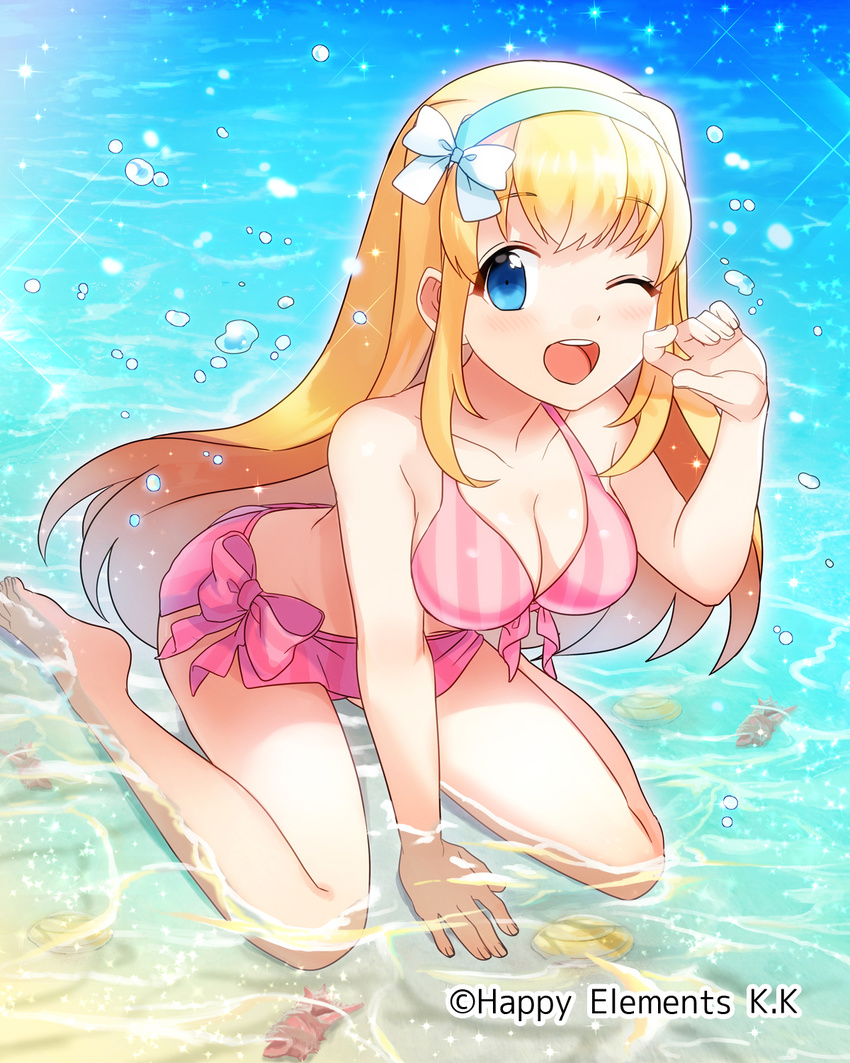 :d ;d arm_support barefoot beach between_legs bikini bikini_skirt blonde_hair blue_eyes breasts cleavage ensemble_girls! ensemble_girls_(artist) front-tie_top hairband hand_between_legs highres kobato_azusa long_hair md5_mismatch medium_breasts official_art one_eye_closed open_mouth outdoors partially_submerged side-tie_bikini sitting smile solo sparkle swimsuit very_long_hair wariza water water_drop watermark