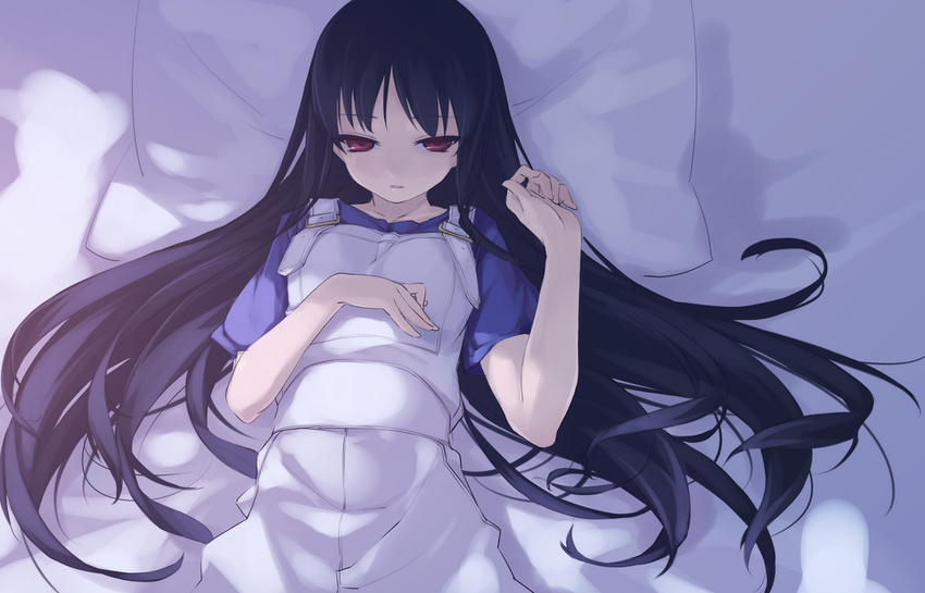 bed black_hair breasts hand_on_own_chest long_hair lying makino_nanami pillow red_eyes rokuwata_tomoe short_sleeves small_breasts solo suigetsu very_long_hair