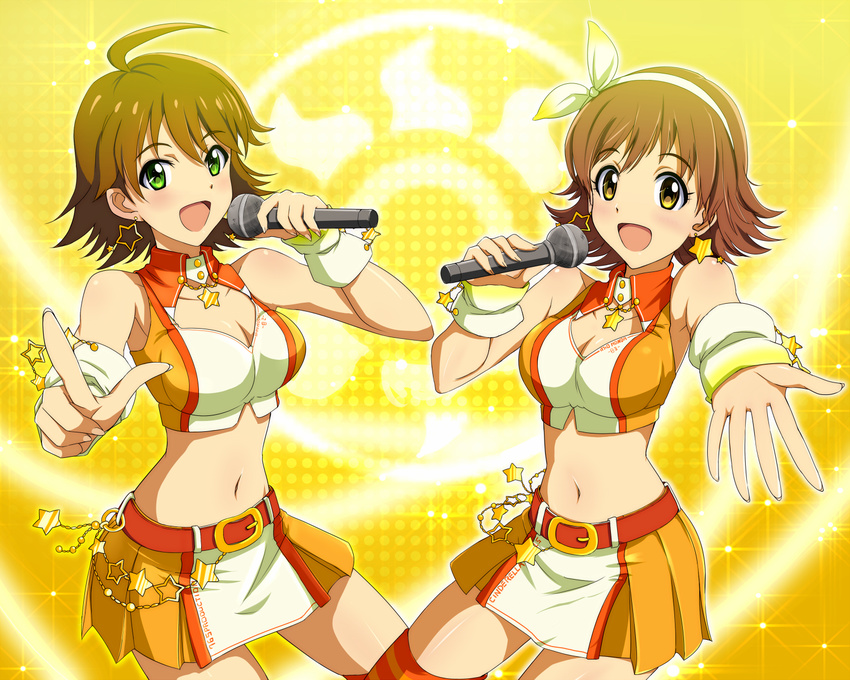 awakened_miki breasts brown_hair cleavage cosplay earrings green_eyes hairband highres hina_(araburu-hinadori) holding holding_microphone honda_mio honda_mio_(cosplay) hoshii_miki idolmaster idolmaster_(classic) idolmaster_cinderella_girls index_finger_raised jewelry look-alike looking_at_viewer matching_outfit medium_breasts microphone midriff multiple_girls navel open_mouth pleated_skirt short_hair skirt star star_earrings sunset_nostalgie yellow_eyes