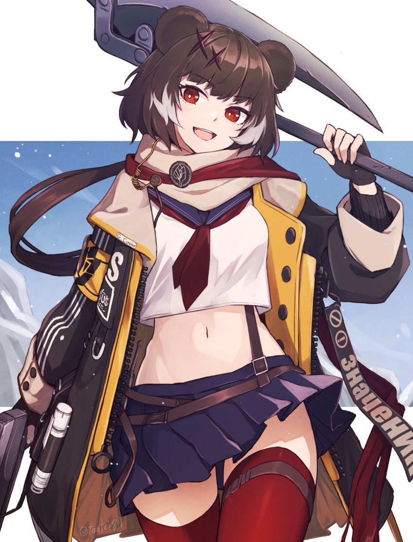 1girl animal_ears arknights axe bear_ears bear_girl belt black_jacket blue_sailor_collar blue_skirt blue_sky bright_pupils brown_belt brown_hair commentary_request cowboy_shot grey_hair hair_ornament highres holding holding_axe jacket leto_(arknights) letterboxed looking_at_viewer multicolored_hair neckerchief open_mouth outdoors pleated_skirt red_eyes red_neckerchief red_thighhighs russian_text ryota_tentei sailor_collar shirt short_hair skirt sky smile solo stomach streaked_hair thighhighs translation_request twitter_username white_pupils white_shirt x_hair_ornament