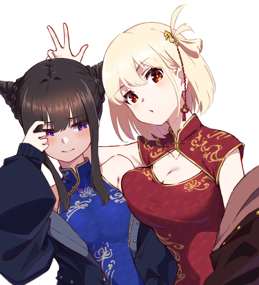 2girls alternate_costume arm_at_side asymmetrical_docking bare_shoulders black_hair blonde_hair blue_dress blush bob_cut breast_press breasts bright_pupils china_dress chinese_clothes cleavage cleavage_cutout closed_mouth clothing_cutout commentary_request cone_hair_bun double_bun dress hair_bun hand_up highres hyoe_(hachiechi) inoue_takina large_breasts looking_at_another looking_at_viewer lycoris_recoil multiple_girls nishikigi_chisato one_side_up playing_with_own_hair puckered_lips purple_eyes red_dress red_eyes short_hair sidelocks simple_background sleeveless sleeveless_dress split_mouth upper_body w white_background white_pupils