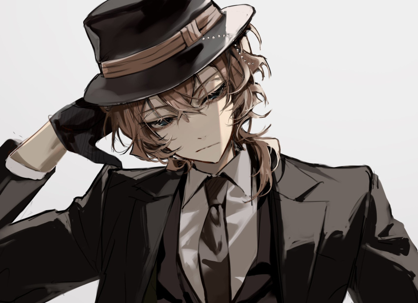 1boy black_gloves black_hat black_jacket black_necktie blue_eyes bungou_stray_dogs closed_mouth gloves grey_background hair_between_eyes highres jacket looking_to_the_side mafia male_focus medium_hair nakahara_chuuya necktie orange_hair shirt sidelocks simple_background solo upper_body white_shirt ya_ta