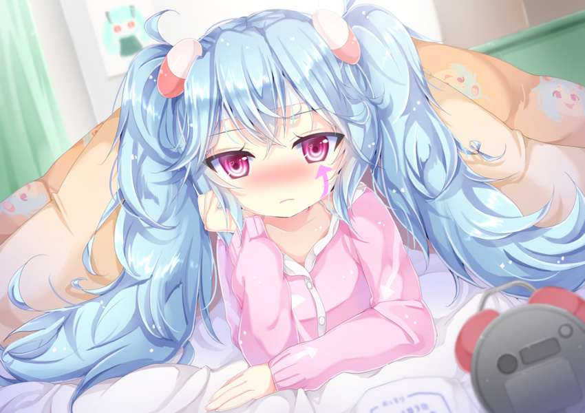 aimaina alarm_clock bed blanket blue_hair blush chin_rest clock hatsune_miku long_hair lying noda_shuha on_stomach pink_eyes slow_motion_(vocaloid) solo twintails vocaloid