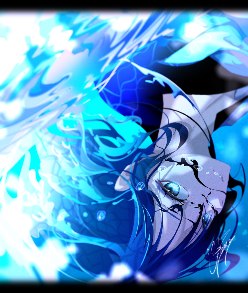 1girl air_bubble blue_eyes blue_hair blue_theme bubble expressionless goma_irasuto hair_between_eyes highres looking_at_viewer medium_hair original signature underwater upside-down water wavy_hair