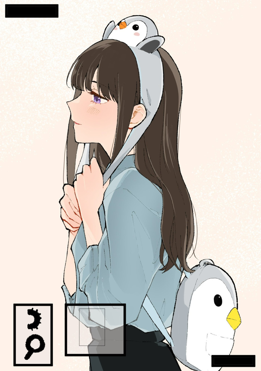 1girl animal_bag animal_hood black_hair blue_shirt blush commentary_request from_side highres hood inoue_takina long_hair long_sleeves lycoris_recoil parted_lips penguin_hood pink_background profile purple_eyes shiratama_draw shirt solo stuffed_animal stuffed_penguin stuffed_toy upper_body