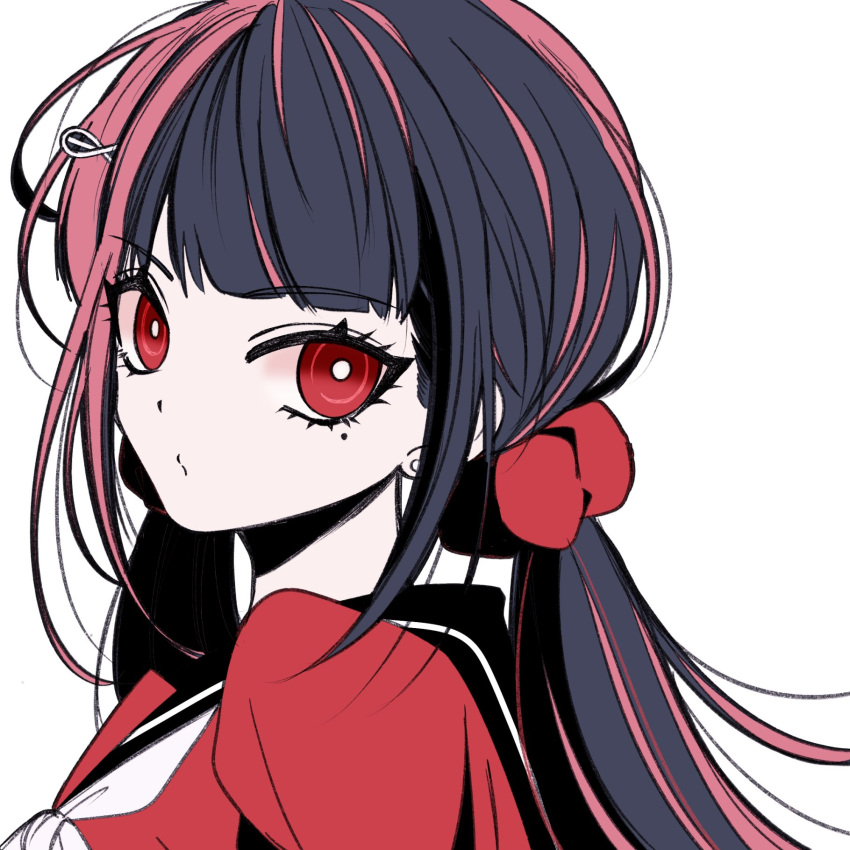 1girl black_hair black_sailor_collar danganronpa_(series) danganronpa_v3:_killing_harmony from_side grey_background hair_ornament hair_scrunchie hairclip harukawa_maki highres long_hair looking_at_viewer mole mole_under_eye multicolored_hair red_hair red_scrunchie red_shirt sailor_collar satori_(aosky9077) scrunchie shirt simple_background solo two-tone_hair