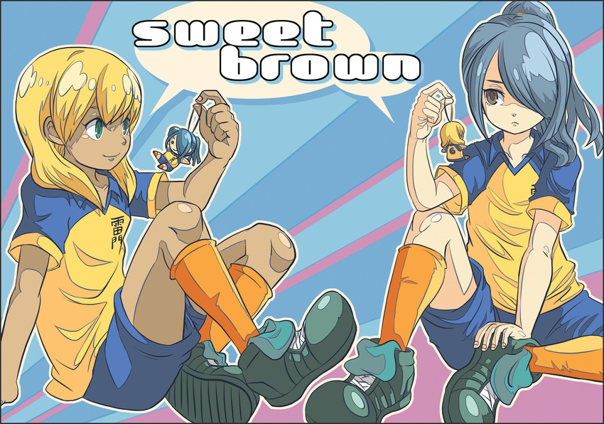 2boys boots child highres inazuma_eleven inazuma_eleven_(game) inazuma_eleven_(series) kazemaru_ichirouta long_hair male male_focus miyasaka_ryou multiple_boys ponytail shirt shorts simple_background sitting soccer_uniform socks sportswear suparu_(detteiu) t-shirt uniform