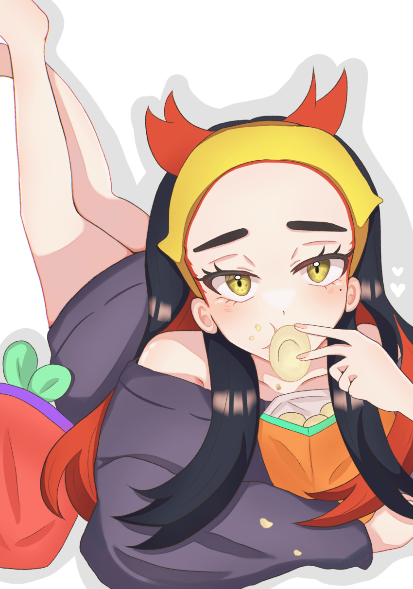 1girl 3656_chan bag_of_chips black_hair carmine_(pokemon) chips_(food) covering_own_mouth eating food food_on_clothes food_on_face hair_pulled_back hairband highres kneepits long_hair looking_at_viewer mole mole_under_eye multicolored_hair pokemon pokemon_sv red_hair solo sweater two-tone_hair white_background yellow_eyes yellow_hairband