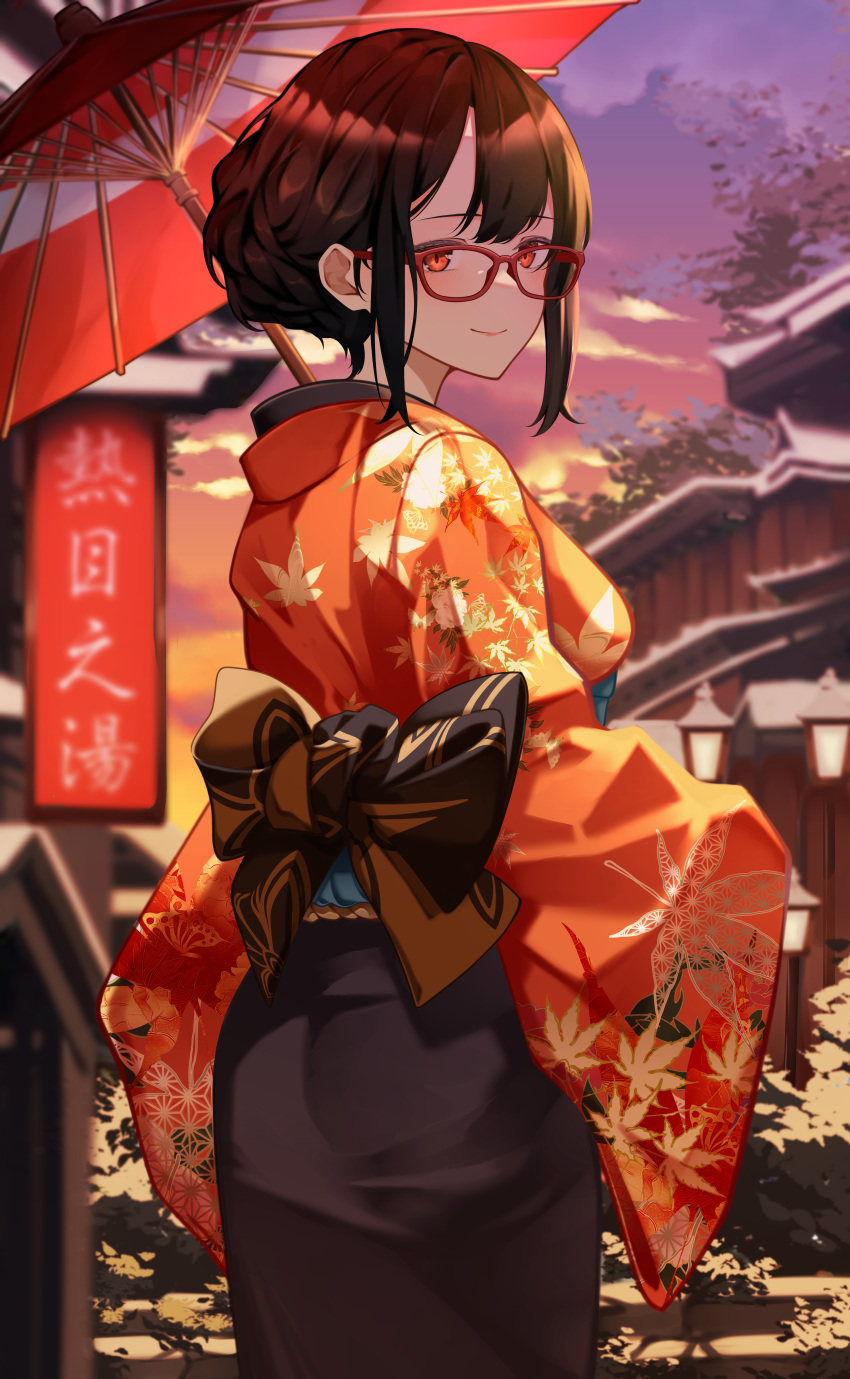 1girl absurdres architecture ass back_bow black_bow black_hair blush bow breasts closed_mouth commission cowboy_shot dusk east_asian_architecture glasses gradient_sky hanahashi_bagara highres holding holding_umbrella japanese_clothes kimono lantern leaf_print long_sleeves looking_at_viewer looking_back medium_breasts oil-paper_umbrella orange_kimono original outdoors pixiv_commission print_kimono red-framed_eyewear red_eyes short_hair sky smile translation_request umbrella wide_sleeves