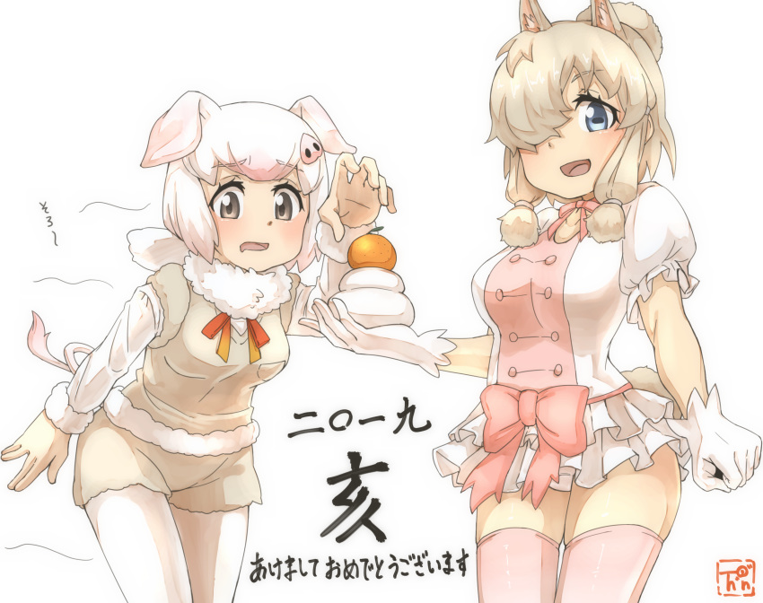 2girls :d alpaca_ears alpaca_suri_(kemono_friends) alpaca_suri_(kemono_friends)_(cosplay) alpaca_tail animal_ear_fluff animal_ears blue_eyes bow brown_hair commentary_request cosplay costume_switch extra_ears eyebrows_visible_through_hair food fruit fur_collar fur_trim gloves hair_over_one_eye highres horizontal_pupils kemono_friends leaning_forward legwear_under_shorts light_brown_hair long_sleeves looking_at_viewer mandarin_orange multiple_girls open_mouth pantyhose pig_(kemono_friends) pig_(kemono_friends)_(cosplay) pig_ears pig_tail pink_bow pink_legwear puffy_short_sleeves puffy_sleeves short_hair short_sleeves shorts simple_background smile sneaking tail thighhighs thin_(suzuneya) white_background white_gloves white_hair white_legwear