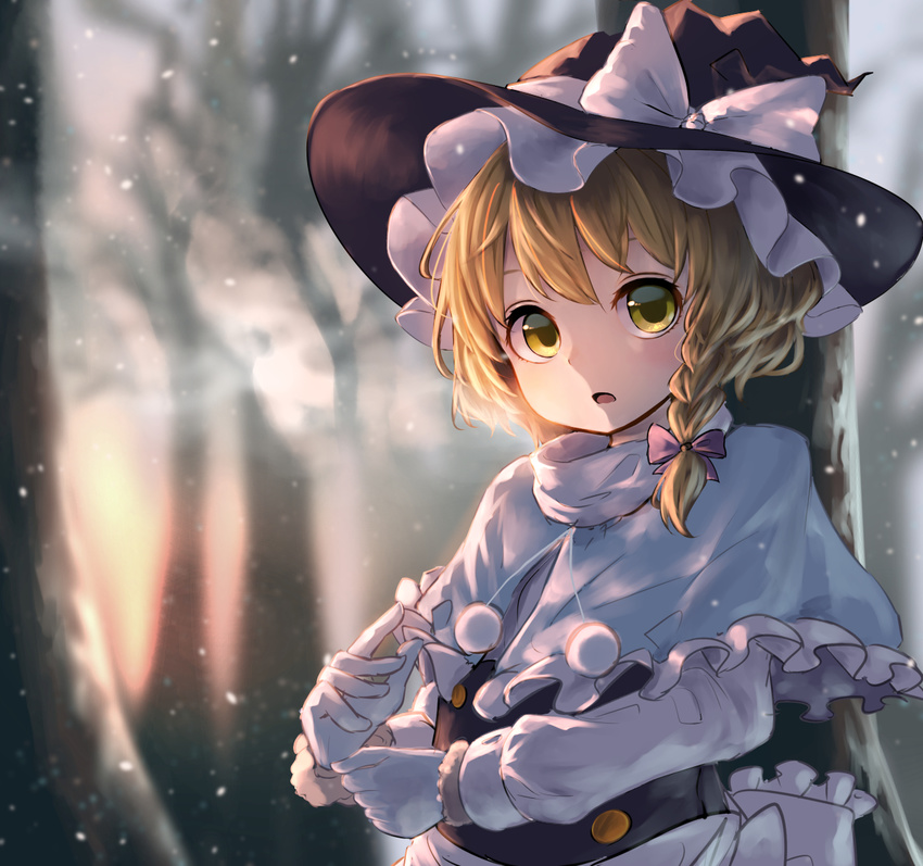 apron blonde_hair blurry bow braid breath capelet depth_of_field forest gloves hair_bow hair_ornament hat hat_ribbon kirisame_marisa long_sleeves looking_at_viewer nature nose_shade open_mouth pyonsuke_(pyon2_mfg) ribbon shirt short_hair side_braid single_braid snowing solo touhou tree turtleneck upper_body vest waist_apron white_gloves witch_hat yellow_eyes