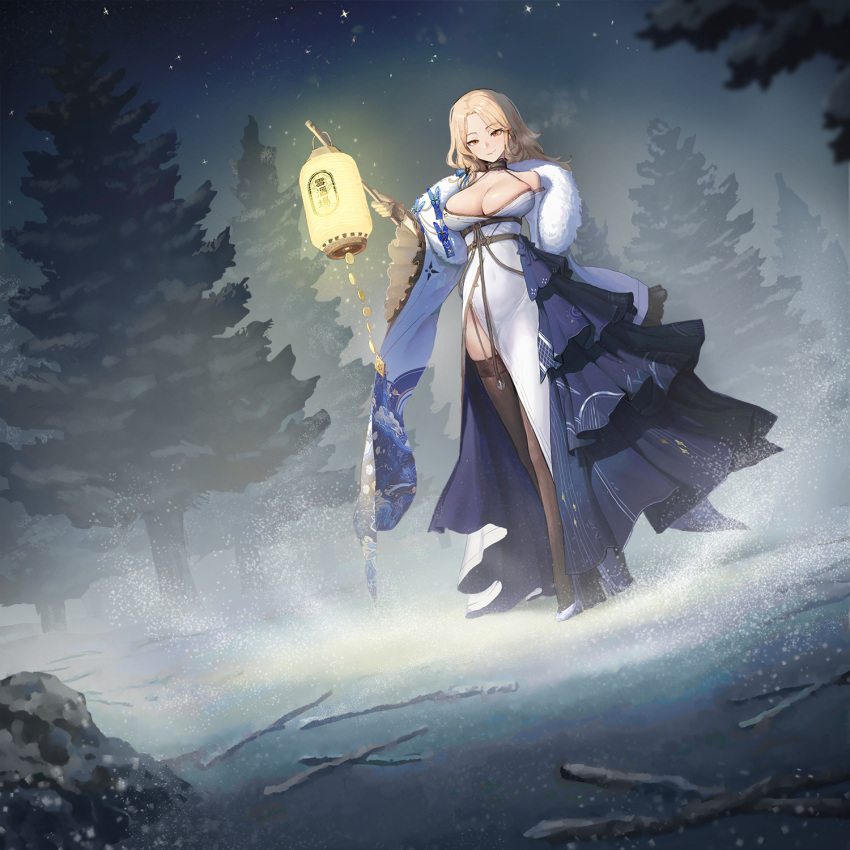 1girl blonde_hair breasts brown_eyes brown_thighhighs cleavage closed_mouth dress forehead goddess_of_victory:_nikke haejooncho highres holding holding_lantern lantern large_breasts long_sleeves ludmilla_(winter_owner)_(nikke) night outdoors smile snow solo standing thighhighs tree white_dress wide_sleeves