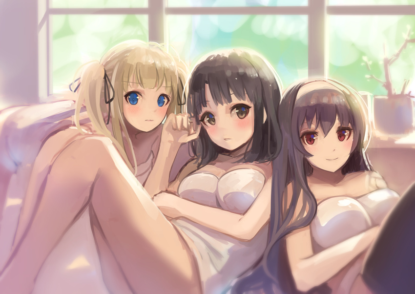 bangs black_hair blonde_hair blue_eyes blush brown_eyes brown_hair girl_sandwich hairband hinoshita_akame kasumigaoka_utaha katou_megumi long_hair looking_at_viewer multiple_girls red_eyes saenai_heroine_no_sodatekata sandwiched sawamura_spencer_eriri short_hair twintails