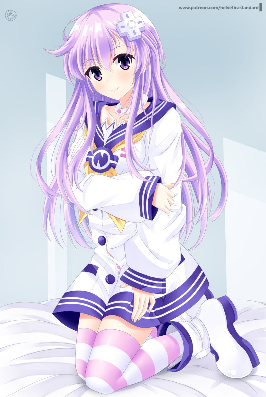 1girl blush boots choker commentary d-pad d-pad_hair_ornament dress full_body hair_between_eyes hair_ornament hand_on_own_arm helvetica_5tandard highres indoors kneeling long_hair looking_at_viewer neckerchief nepgear neptune_(series) on_bed panties pantyshot pantyshot_(kneeling) purple_eyes purple_hair sailor_dress signature smile solo striped striped_legwear striped_panties thighhighs underwear very_long_hair white_choker yellow_neckwear