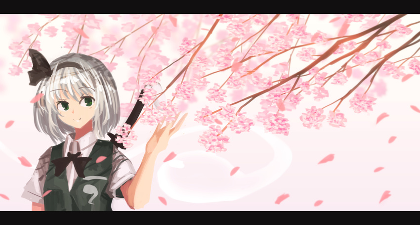 akaiha_(akaihasugk) black_hairband bow cherry_blossoms green_eyes green_vest hairband hand_up highres konpaku_youmu konpaku_youmu_(ghost) letterboxed looking_to_the_side petals pink_background shiny shiny_hair shirt short_hair silver_hair smile solo touhou tree upper_body vest white_shirt
