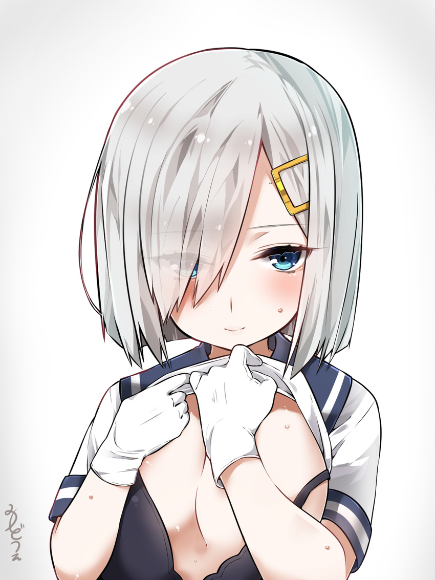 black_bra blue_eyes blush bra breasts eyes_visible_through_hair gloves hair_ornament hair_over_one_eye hairclip hamakaze_(kantai_collection) highres kantai_collection large_breasts light_smile mitsudoue school_uniform serafuku shirt_lift short_sleeves silver_hair simple_background solo tsurime underwear upper_body white_gloves