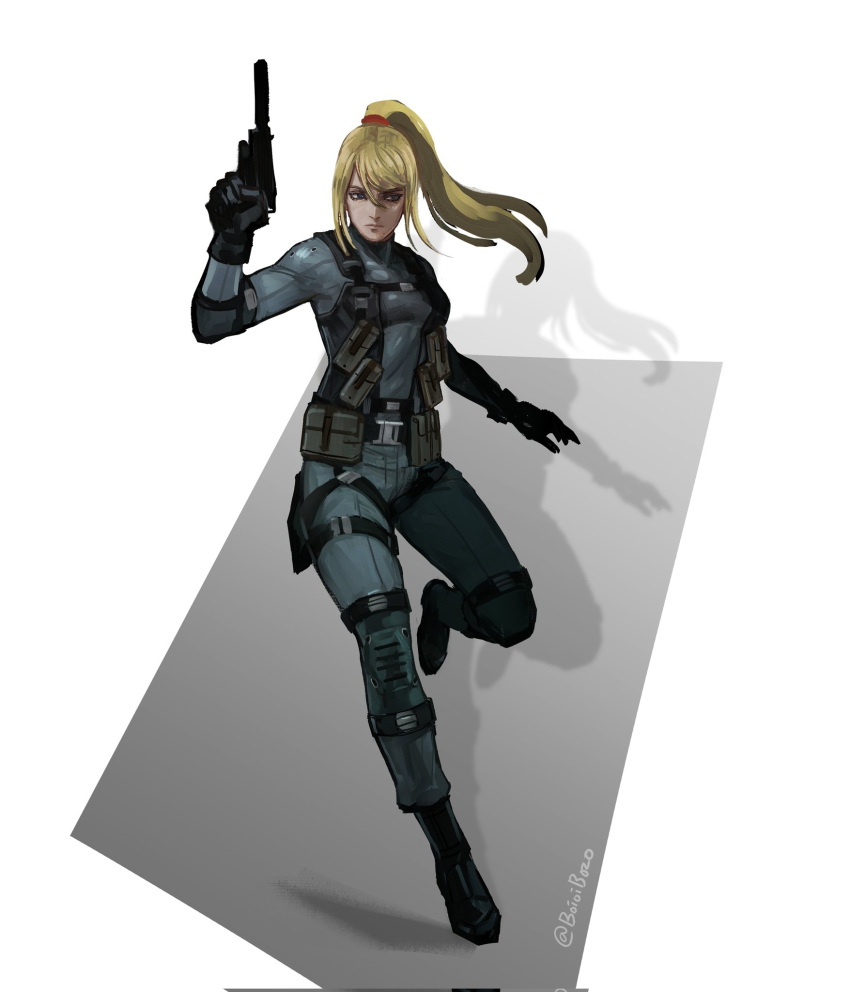 1girl blonde_hair boioibozo cosplay gun handgun highres looking_at_viewer metal_gear_(series) metal_gear_solid metal_gear_solid_2:_sons_of_liberty metroid ponytail samus_aran skin_tight sneaking_suit solid_snake solid_snake_(cosplay) solo super_smash_bros. weapon