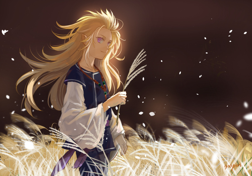 1boy bead_necklace beads blonde_hair blue_vest brown_background closed_mouth cowboy_shot enki_(juuni_kokuki) floating_hair from_side goopon hand_up highres holding jewelry juuni_kokuki layered_sleeves light_particles long_hair long_sleeves looking_at_viewer male_focus motion_blur necklace pointy_ears purple_eyes sash short_over_long_sleeves short_sleeves smile solo vest wheat_field white_sleeves wind