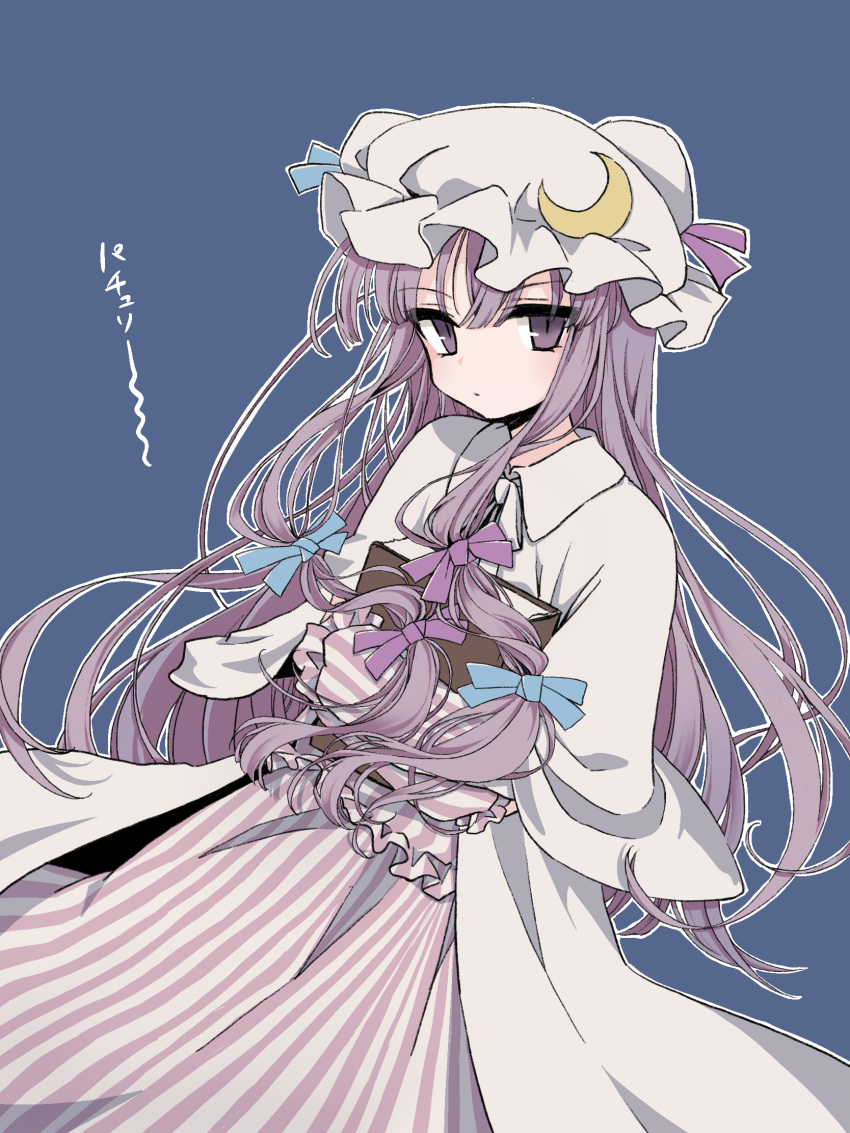 1girl blue_background blue_bow bow capelet closed_mouth commentary_request crescent crescent_pin dress hair_bow hat highres long_hair looking_at_viewer mob_cap patchouli_knowledge purple_bow purple_dress purple_eyes purple_hair sidelocks simple_background solo striped_clothes striped_dress touhou vertical-striped_clothes vertical-striped_dress white_capelet white_dress white_headwear ya_(inkokatte)