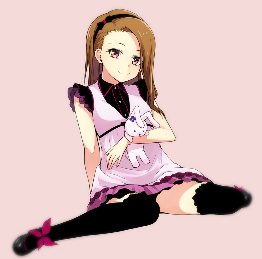 black_footwear black_legwear brown_eyes brown_hair dress hairband highres idolmaster idolmaster_(classic) long_hair minase_iori nanotsuki shoes simple_background sitting smile solo thighhighs