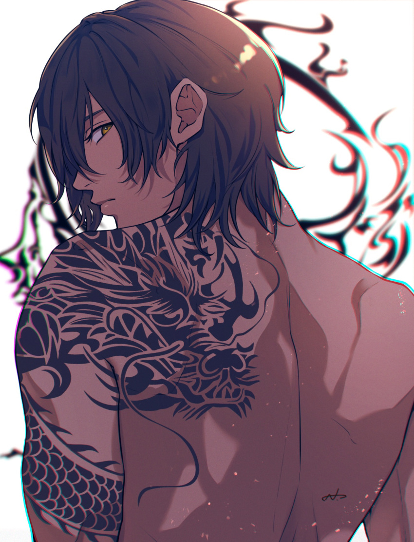 1boy arm_tattoo back_tattoo brown_hair dark-skinned_male dark_skin dragon_tattoo facing_away from_behind highres light_particles looking_at_viewer looking_back male_focus ookurikara personification short_hair signature solo sytir tattoo toned toned_male touken_ranbu upper_body white_background yellow_eyes