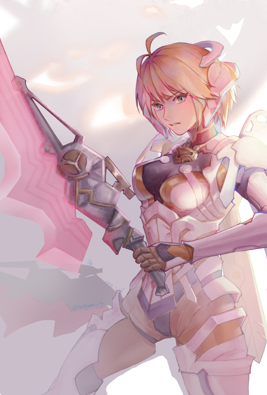 1girl antenna_hair armor blonde_hair breasts cyborg fiora_(xenoblade) gloves green_eyes highres looking_at_viewer mecha-fiora medium_breasts parted_lips short_hair simple_background smile solo standing sword tangmen_igo weapon xenoblade_chronicles_(series) xenoblade_chronicles_1