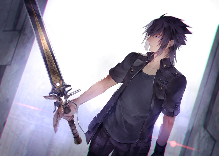 black_hair blue_eyes collarbone final_fantasy final_fantasy_xv highres holding holding_weapon male_focus noctis_lucis_caelum shirt sidelocks simple_background solo sunakumo sword weapon