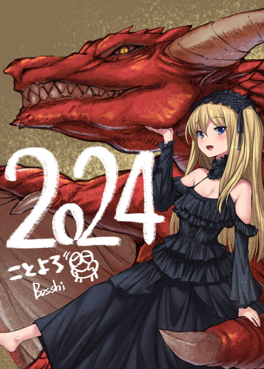 1girl 2024 barefoot black_dress blonde_hair blue_eyes bosshi breasts chinese_zodiac cleavage commentary_request detached_collar detached_sleeves dragon dress frilled_dress frilled_sleeves frills gothic_lolita grin hairband highres lolita_fashion lolita_hairband long_dress medium_breasts open_mouth original sharp_teeth signature slit_pupils smile teeth year_of_the_dragon yellow_eyes