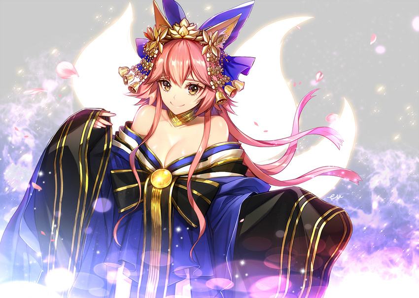 animal_ears bangs bare_shoulders bell blue_kimono breasts cleavage closed_mouth coin_(ornament) eu_(euspia) eyelashes fate/extella fate/extra fate_(series) floating_hair fox_ears fox_tail glowing_tail gradient grey_background hair_ornament hair_ribbon hair_stick japanese_clothes jewelry kanzashi kimono long_hair long_sleeves looking_at_viewer medium_breasts necklace obi off_shoulder outstretched_hand petals pink_hair ribbon sash shiny shiny_hair shiny_skin sleeves_past_wrists smile solo tail tamamo_(fate)_(all) tamamo_no_mae_(fate) upper_body wide_sleeves yellow_eyes