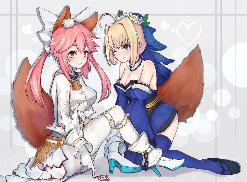 ahoge animal_ears belt blonde_hair blue_legwear blue_sleeves blush bodysuit bow breasts cleavage cosplay costume_switch detached_sleeves fate/extra fate/extra_ccc fate_(series) flower fox_ears fox_tail gloves green_eyes hair_bow hair_ribbon highres japanese_clothes lock looking_at_viewer medium_breasts multiple_girls nero_claudius_(bride)_(fate) nero_claudius_(bride)_(fate)_(cosplay) nero_claudius_(fate)_(all) one_eye_closed pantie_painting pink_hair ribbon smile tail tamamo_(fate)_(all) tamamo_no_mae_(fate) tamamo_no_mae_(fate)_(cosplay) veil white_bodysuit yellow_eyes zipper