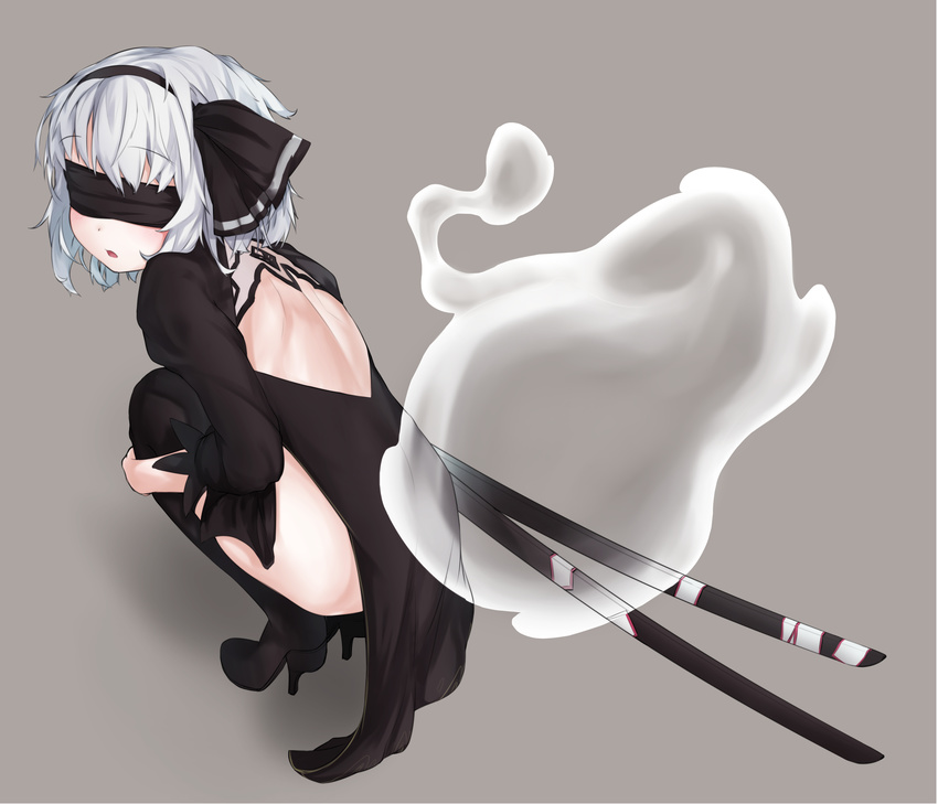 absurdres back bad_id bad_pixiv_id black_dress black_hairband black_legwear black_ribbon blindfold boots cosplay dress eyebrows_visible_through_hair facing_viewer feather-trimmed_sleeves from_behind full_body grey_background hair_ribbon hairband high_heel_boots high_heels highres katana konpaku_youmu konpaku_youmu_(ghost) looking_back nier_(series) nier_automata parted_lips relila ribbon sheath short_hair silver_hair simple_background solo squatting sword thigh_boots thighhighs touhou weapon yorha_no._2_type_b yorha_no._2_type_b_(cosplay)