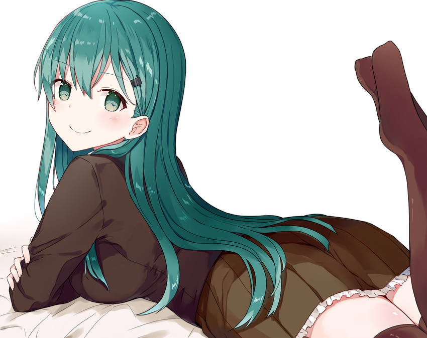 breasts brown_jacket brown_legwear brown_skirt green_eyes green_hair jacket kantai_collection large_breasts long_hair long_sleeves pleated_skirt school_uniform shikuro_(iorimiyakiyo) simple_background skirt smile solo suzuya_(kantai_collection) thighhighs white_background