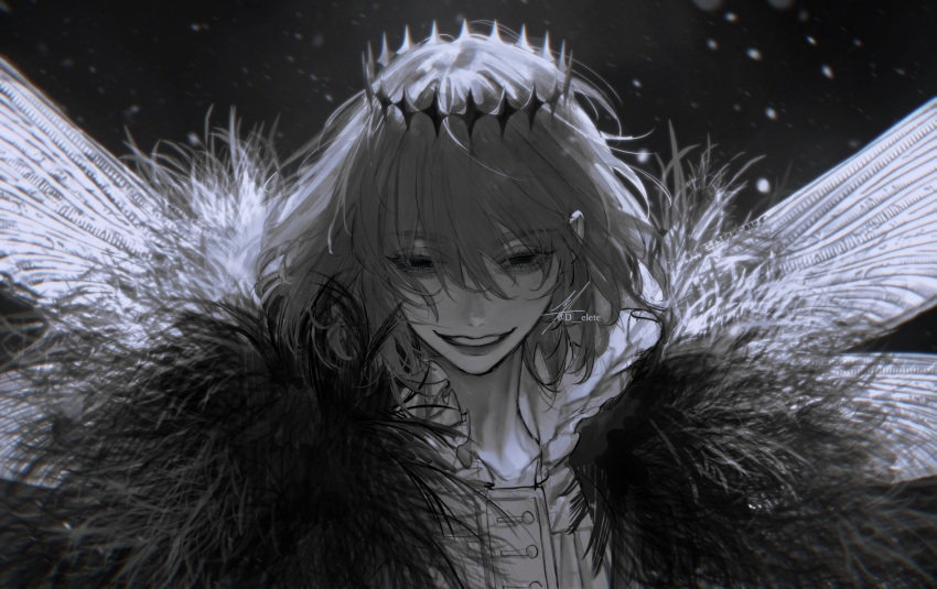 1boy au_(d_elete) black_eyes cape diamond_hairband empty_eyes eyelashes fate/grand_order fate_(series) floating_hair fur-trimmed_cape fur_trim greyscale insect_wings looking_at_viewer male_focus medium_hair monochrome oberon_(fate) parted_lips shirt simple_background smile solo teeth twitter_username upper_body upper_teeth_only white_shirt wings