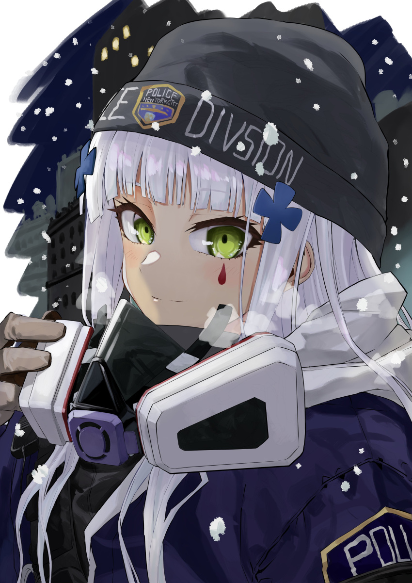 1girl absurdres black_hat blue_hair blue_jacket closed_mouth gas_mask girls'_frontline gloves green_eyes hair_ornament hairpin highres hk416_(girls'_frontline) jacket jazz_(fuukan) knit_hat light_blue_hair long_hair looking_at_viewer mask outdoors smile snowing solo