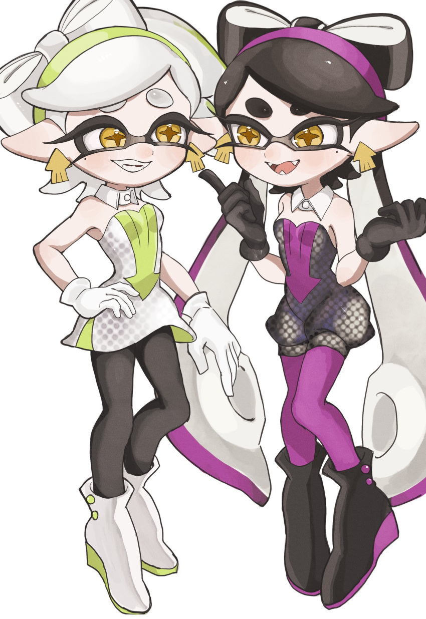 2girls bare_shoulders black_footwear black_gloves black_hair black_jumpsuit black_pantyhose boots bow-shaped_hair callie_(splatoon) collar commentary_request cousins detached_collar dress earrings fangs full_body gloves gradient_hair green_hair green_hairband grey_hair grin hairband hand_on_own_hip highres inkling jewelry jumpsuit lemo_(lemo_4) long_hair looking_at_another marie_(splatoon) mole mole_under_eye multicolored_hair multiple_girls open_mouth orange_pupils pantyhose pink_hair pink_hairband pink_pantyhose pointing prototype_design short_hair short_jumpsuit smile splatoon_(series) splatoon_1 standing star-shaped_pupils star_(symbol) strapless strapless_dress suction_cups swept_bangs symbol-shaped_pupils tentacle_hair thick_eyebrows twintails two-tone_hair very_long_hair white_background white_collar white_dress white_footwear white_gloves yellow_eyes