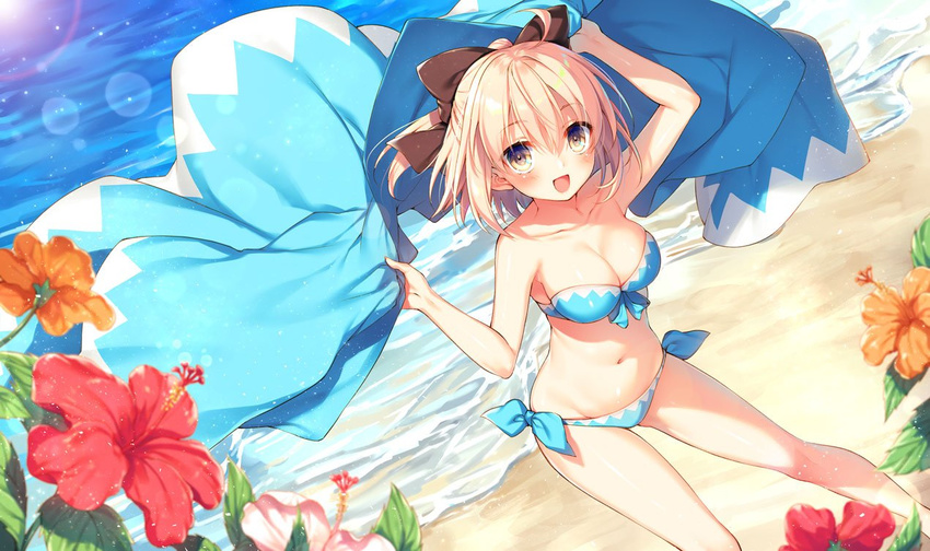 :d ahoge arm_up bandeau bare_legs bare_shoulders barefoot beach bikini blue_bikini blurry blush bokeh bow breasts cleavage collarbone day depth_of_field dutch_angle eyebrows_visible_through_hair fate_(series) flower from_above front-tie_bikini front-tie_top hair_between_eyes hair_bow half_updo haori hibiscus japanese_clothes koha-ace large_breasts looking_at_viewer navel okita_souji_(fate) okita_souji_(fate)_(all) open_mouth outdoors pink_hair ponytail side-tie_bikini smile solo swimsuit toosaka_asagi