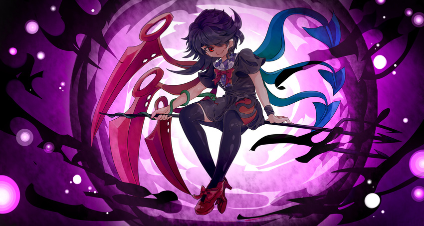 asuku_(69-1-31) asymmetrical_wings black_dress black_hair black_legwear blue_wings bow bowtie commentary dress full_body hair_over_one_eye high_heels highres holding holding_weapon houjuu_nue looking_at_viewer polearm red_bow red_eyes red_footwear red_neckwear red_wings shoe_bow shoes short_dress short_sleeves smile snake solo thighhighs touhou trident weapon wings wrist_cuffs