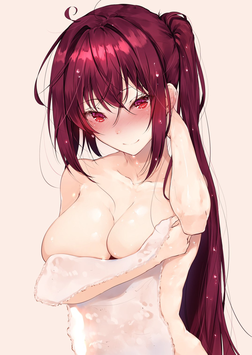 bangs blush breast_hold breasts cleavage closed_mouth collarbone commentary_request covering covering_nipples eyebrows_visible_through_hair fate/grand_order fate_(series) hair_intakes hand_in_hair highres hplay large_breasts long_hair looking_at_viewer nude_cover pink_background pink_towel ponytail purple_hair red_eyes red_hair scathach_(fate)_(all) scathach_(fate/grand_order) simple_background smile solo tareme towel upper_body very_long_hair wet wet_hair