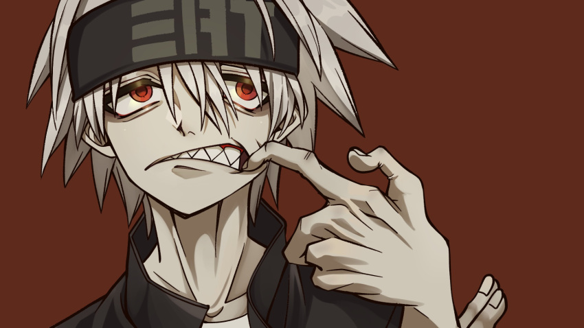 1boy black_jacket collared_jacket gums hasda high_collar highres jacket mouth_pull red_background red_eyes ringed_eyes sharp_teeth shirt solo soul_eater soul_evans sweatband teeth white_hair white_shirt